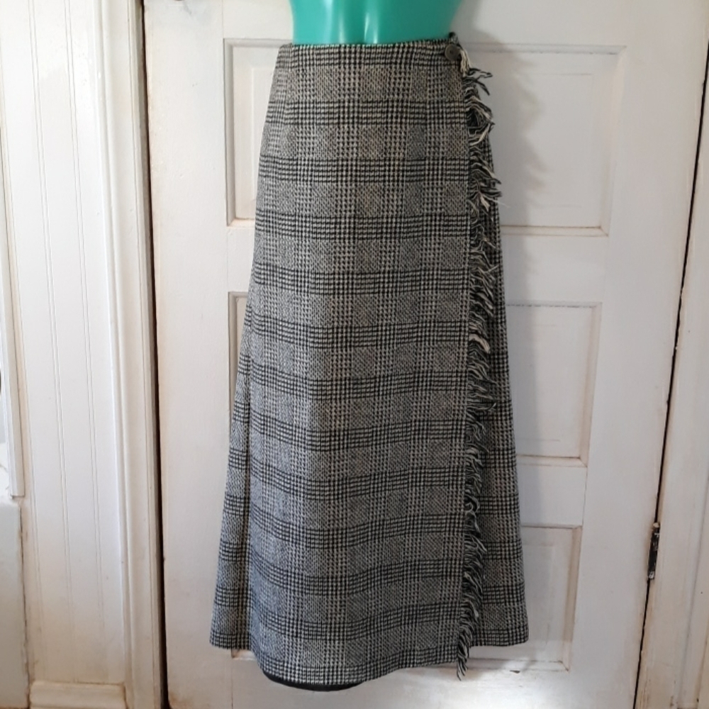 Harve Bernard Sport sz 10 wool plaid skirt